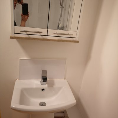 Bathroom basin and monoblock tap